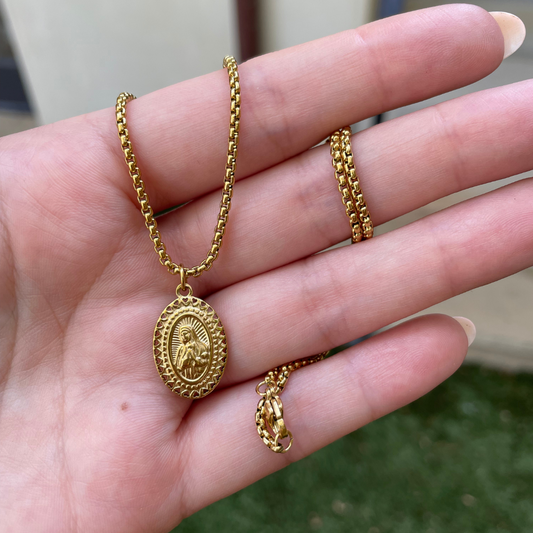 Lady of Lisbon Heart Border Necklace